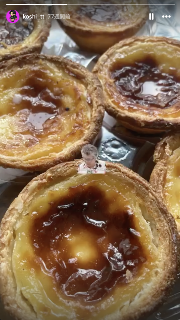 パリパリのパイ生地にカスタードが入ったカナダのスーパーのお菓子